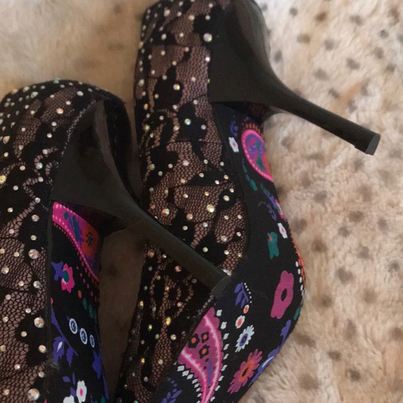 Betseyville Shoes - Picture 4 of 6